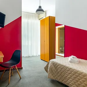 Albergue Uniho, Pavia