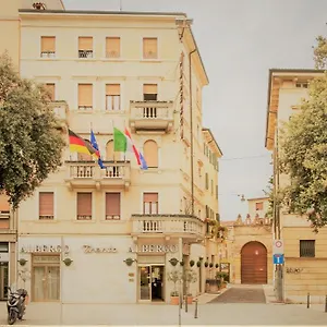 Отель Trento Верона