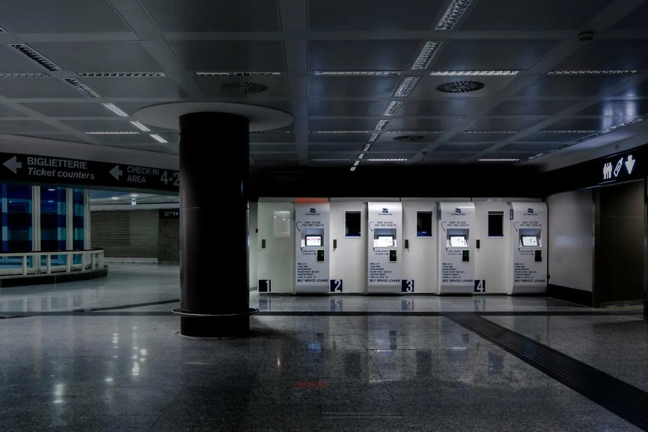 *** Capsule hotel Resting Pods - -Zzzleepandgo Mxp Airport Hotel Ferno Italy