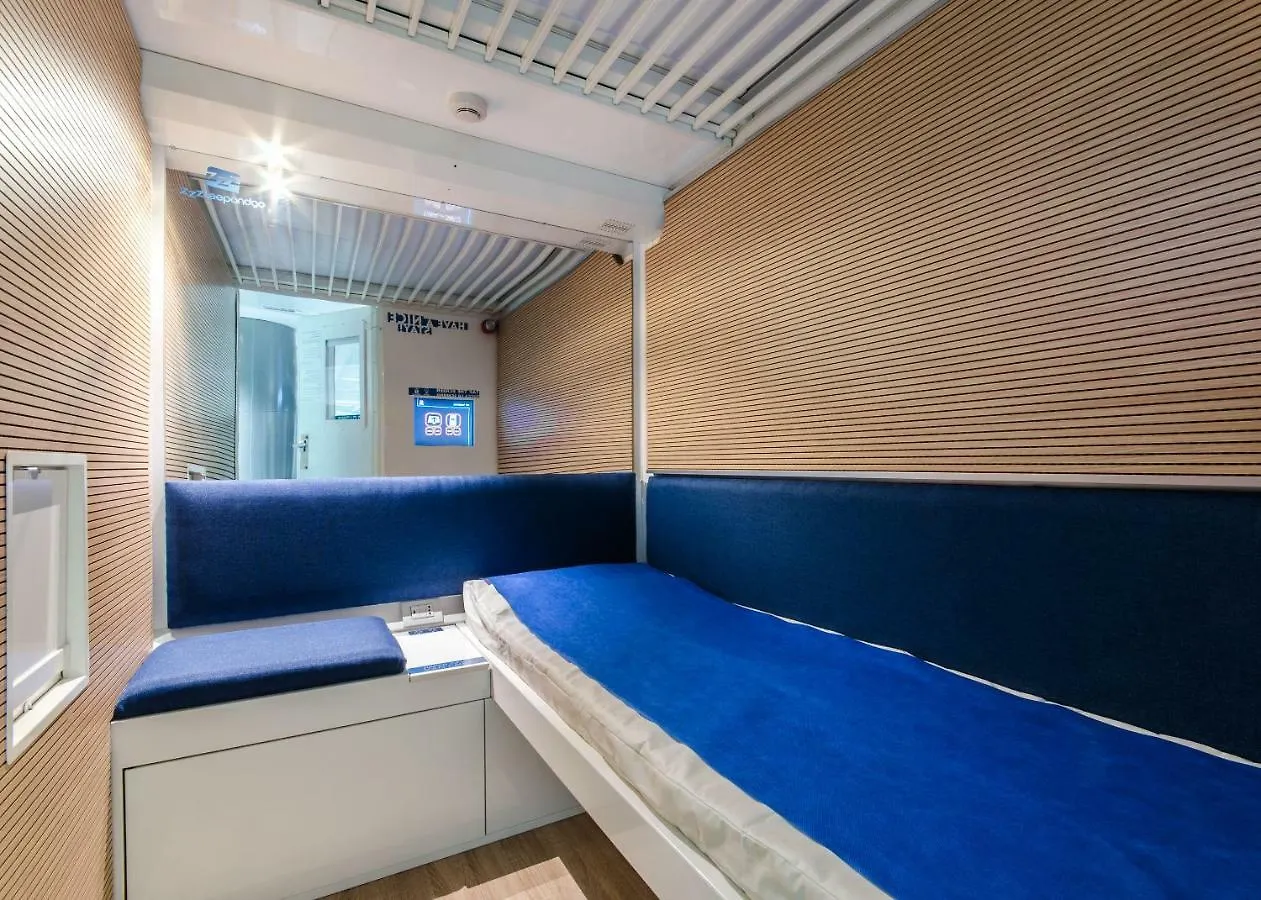 Capsule hotel Resting Pods - -Zzzleepandgo Mxp Airport Hotel Ferno